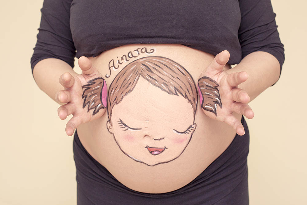Foto belly painting detalle